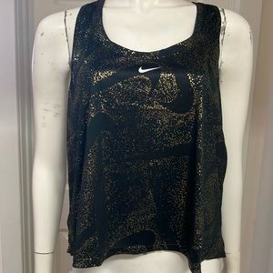 Nike Athletic/Athleisure Cropped Tank Top, NWT!